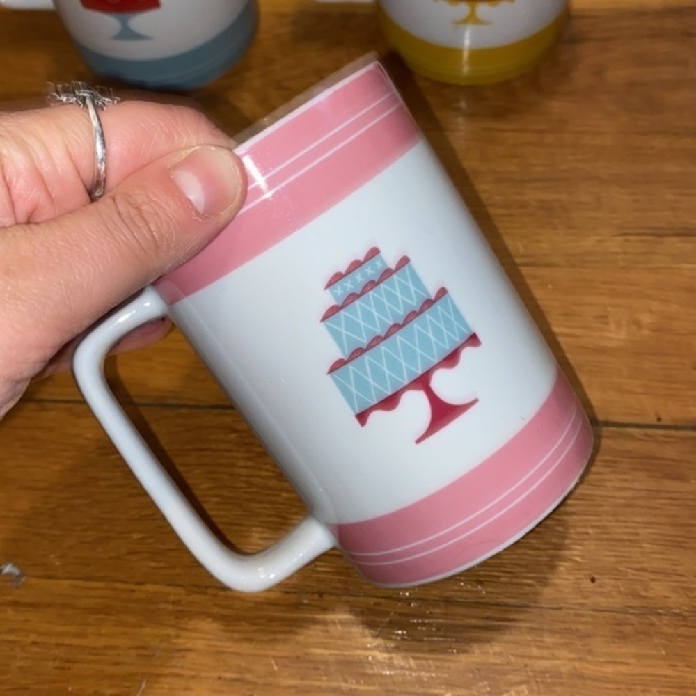 Cake Boss Ace off Cakes mug bundle set needs to be cleaned up from storage GUC. - Picture 3 of 6